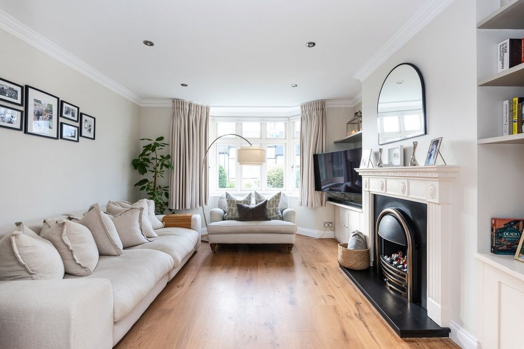 Property photo 2 of 18