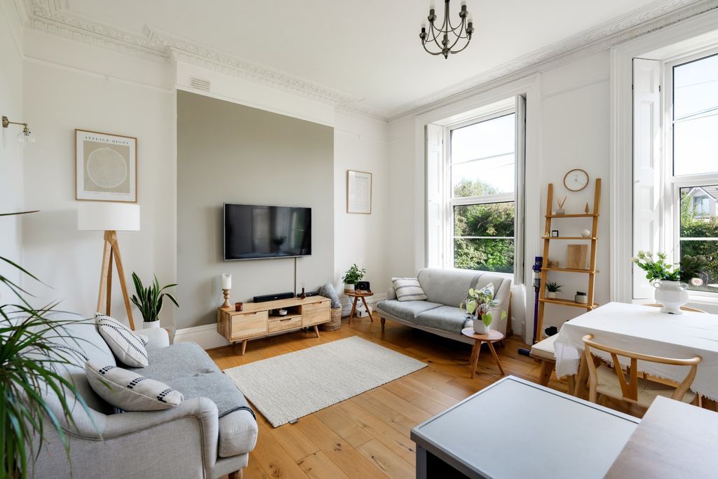 Property photo 3 of 9 Sitting Room