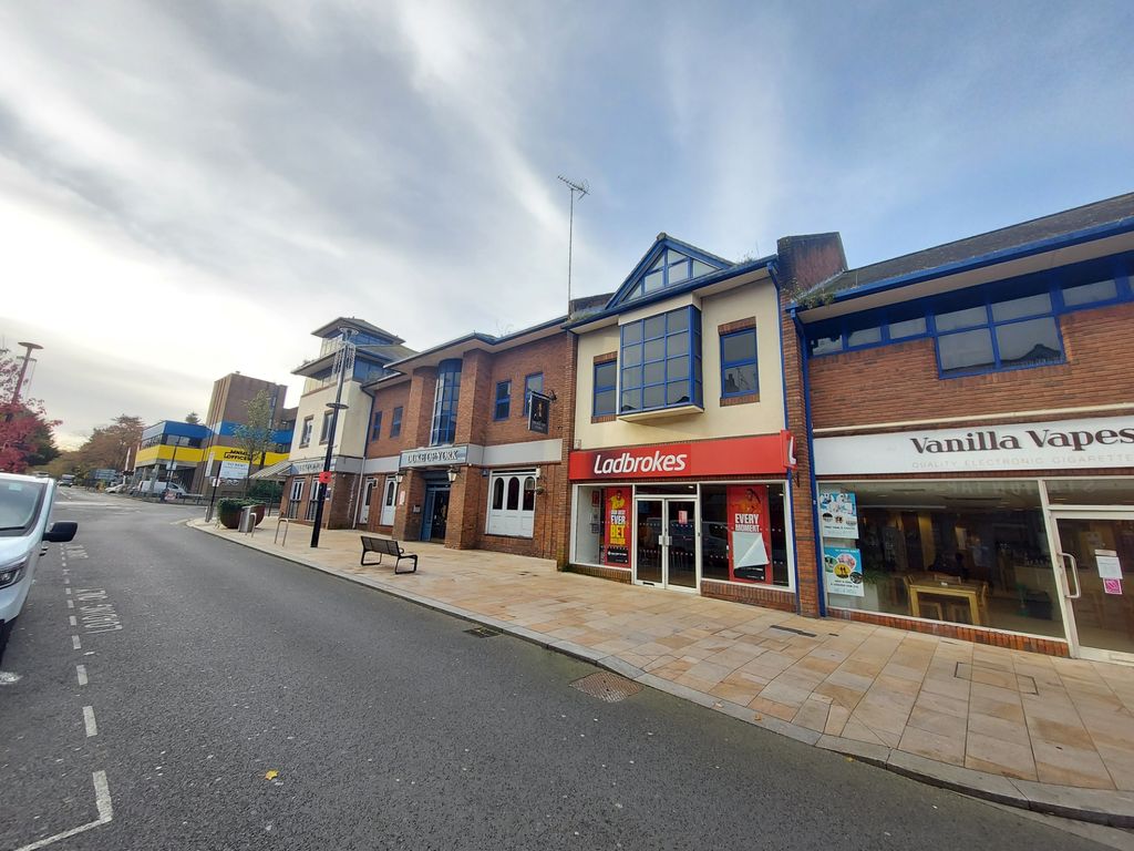 Property photo 2 of 8 88-90 High Street