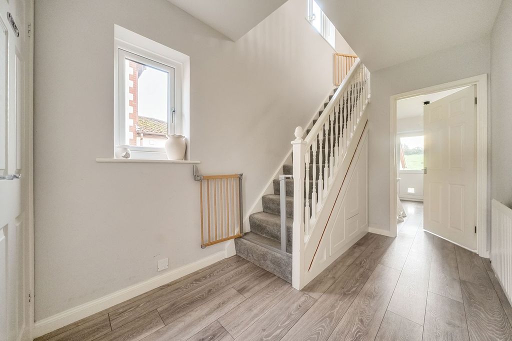 Property photo 2 of 26