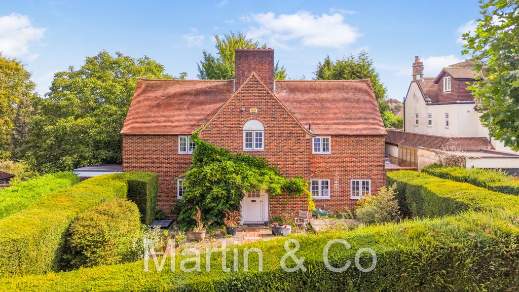Property photo 1 of 29 1772255582 - 43 Croham Manor Road, Cr2 - 1