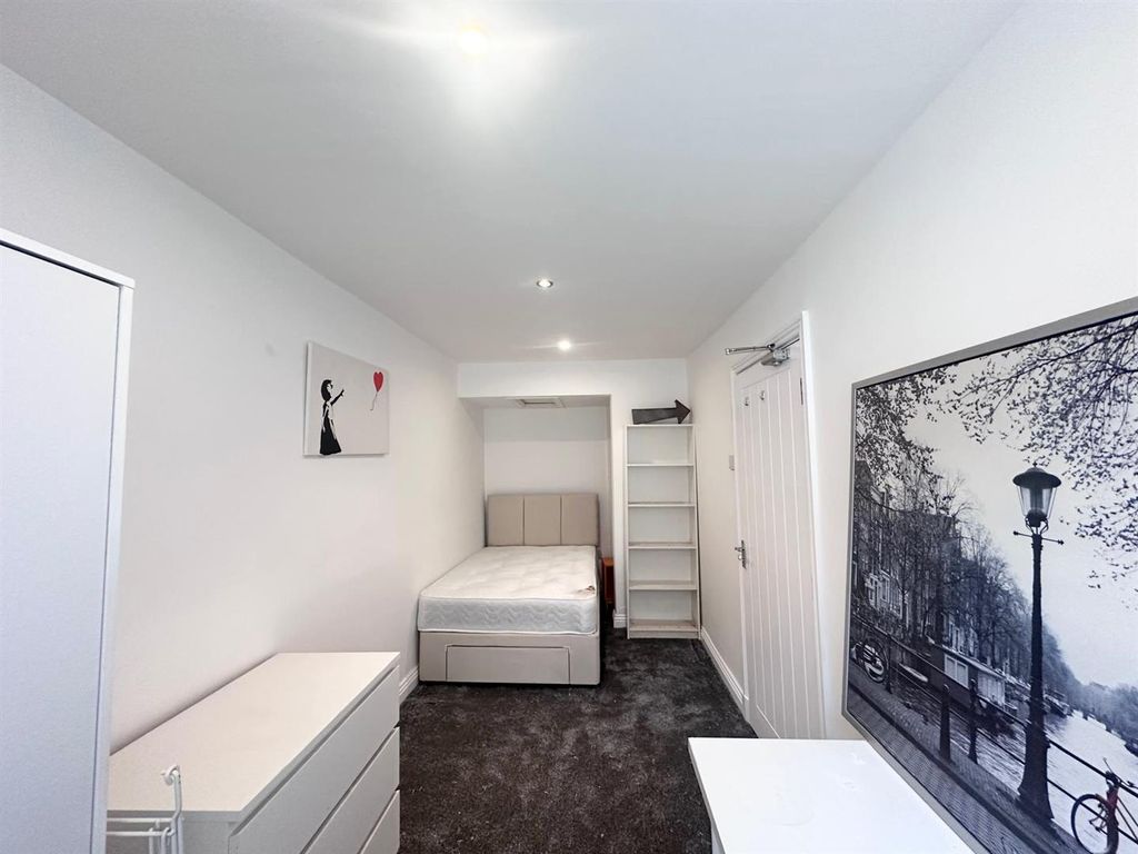Property photo 1 of 5 27 i.Jpg