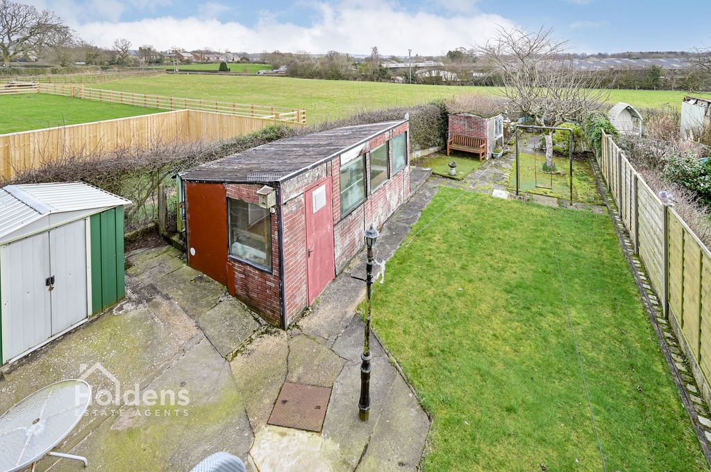 Property photo 2 of 20