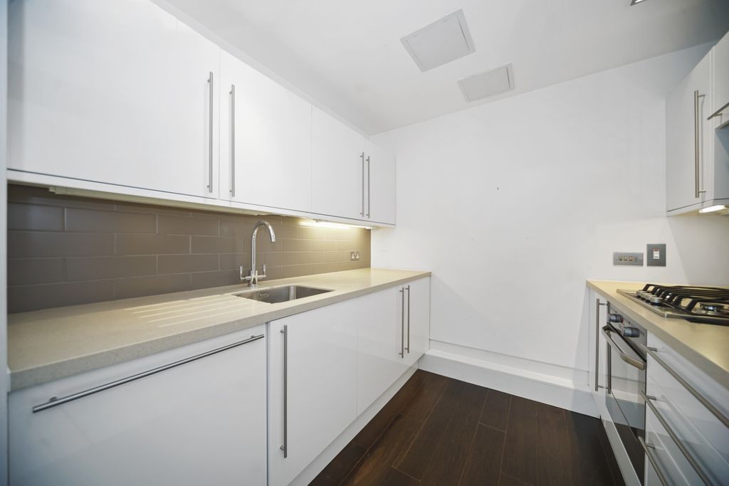 Property photo 2 of 11 4628723