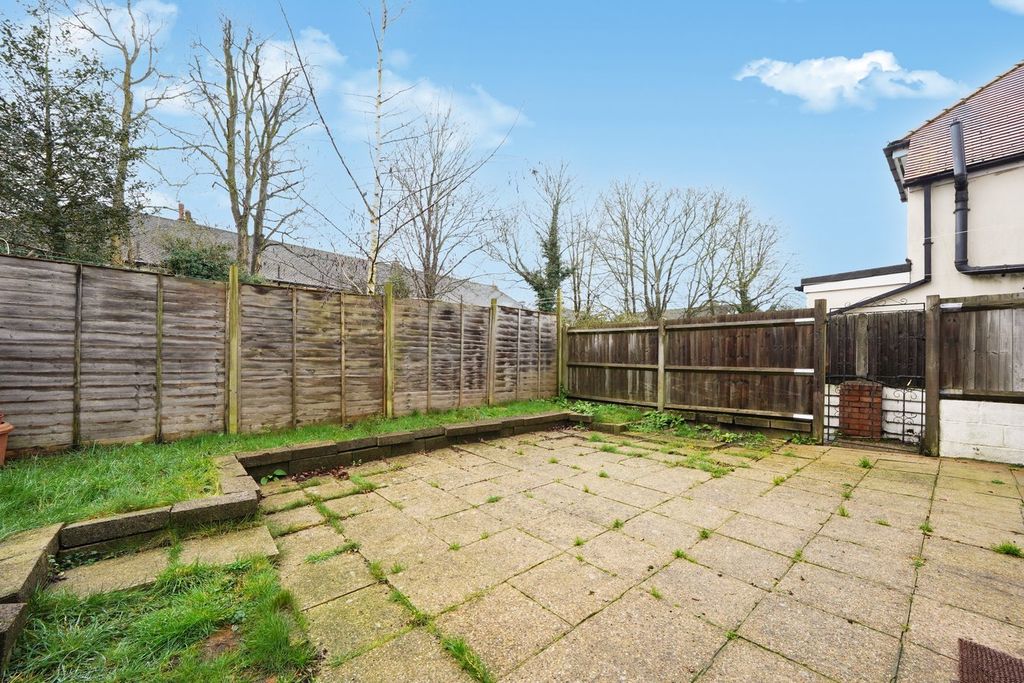 Property photo 2 of 8