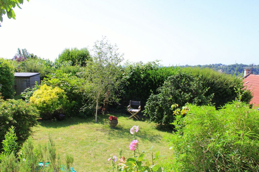 Property photo 3 of 16 Garden