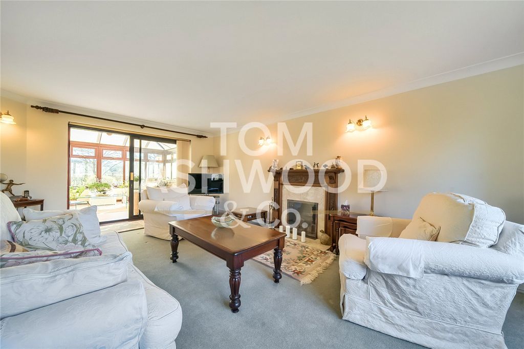 Property photo 3 of 22 Picture No. 21