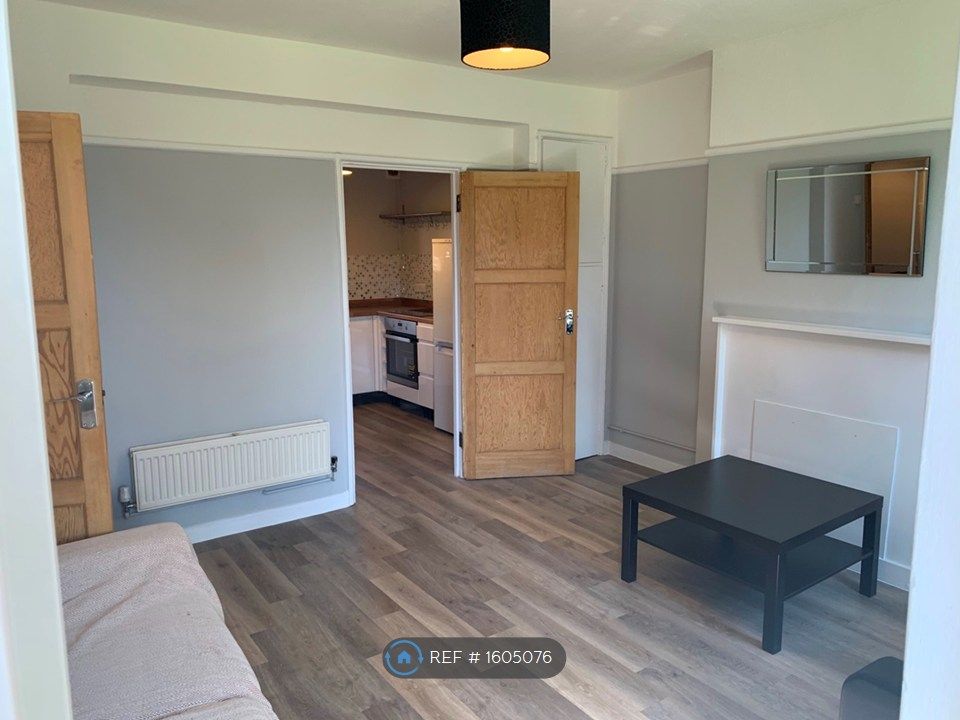 Property photo 3 of 10 Living Room