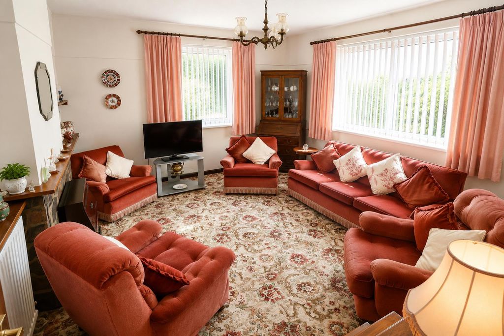 Property photo 3 of 15 Living Room