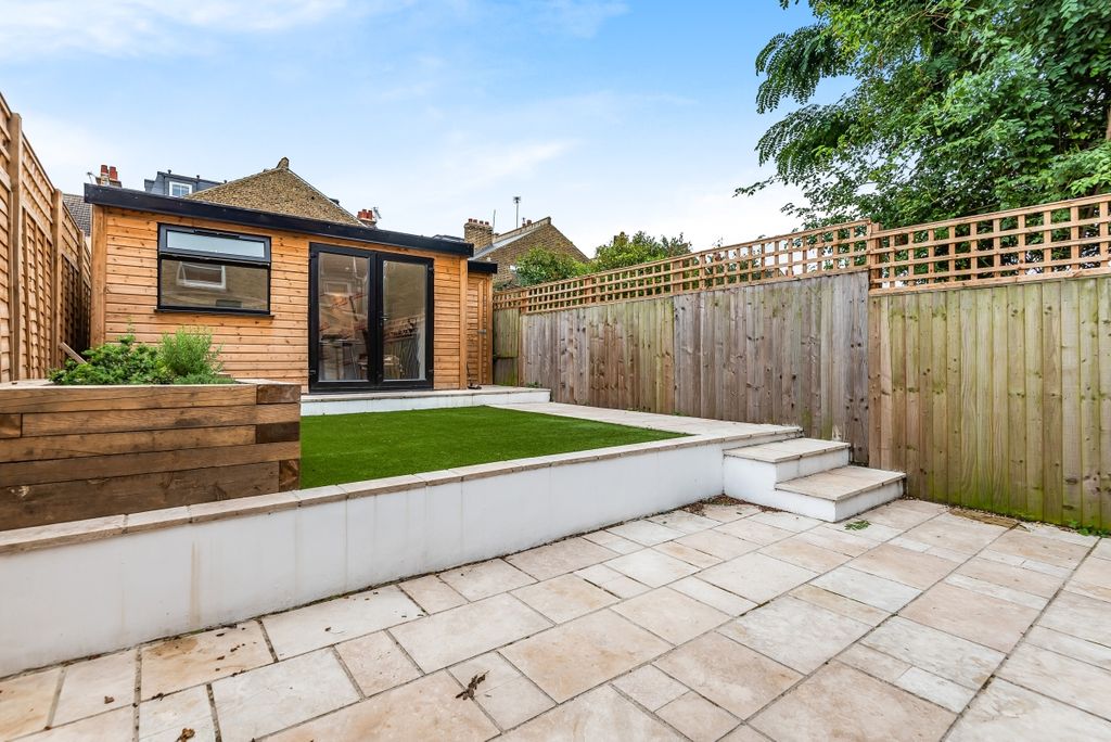 Property photo 2 of 7 758062 (7)