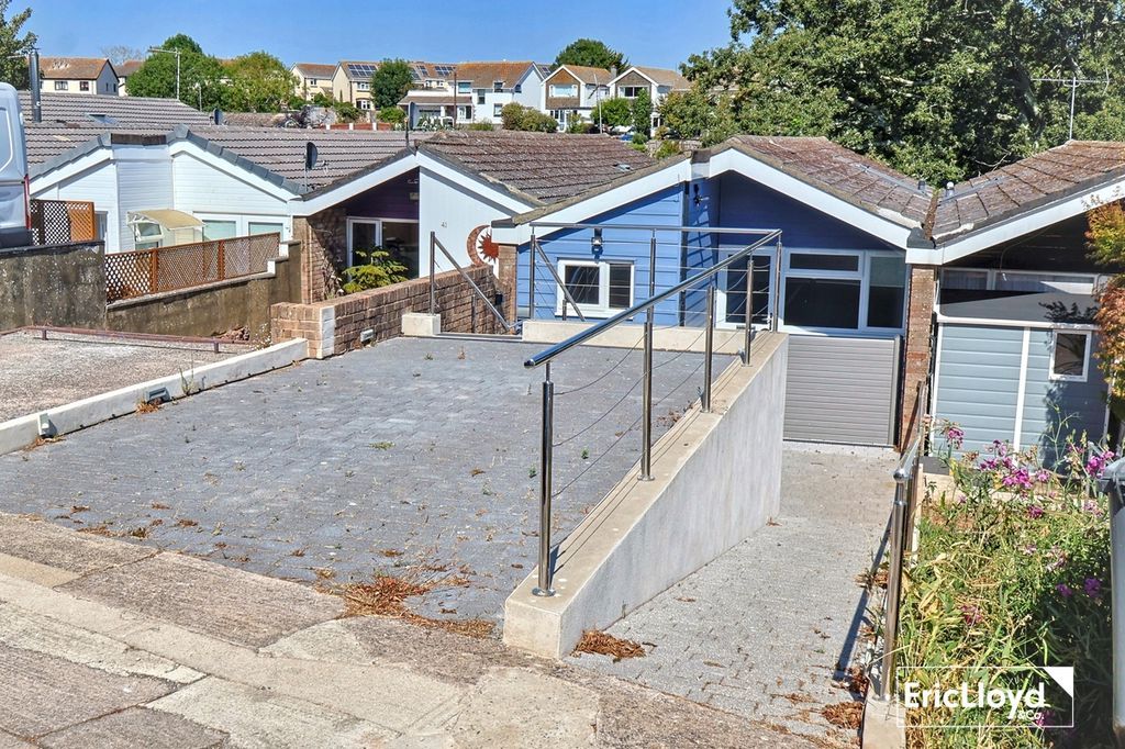 Property photo 1 of 17 Photo 17