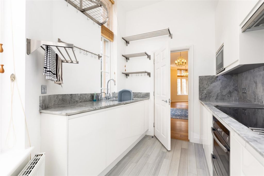 Property photo 2 of 12 Kitchen