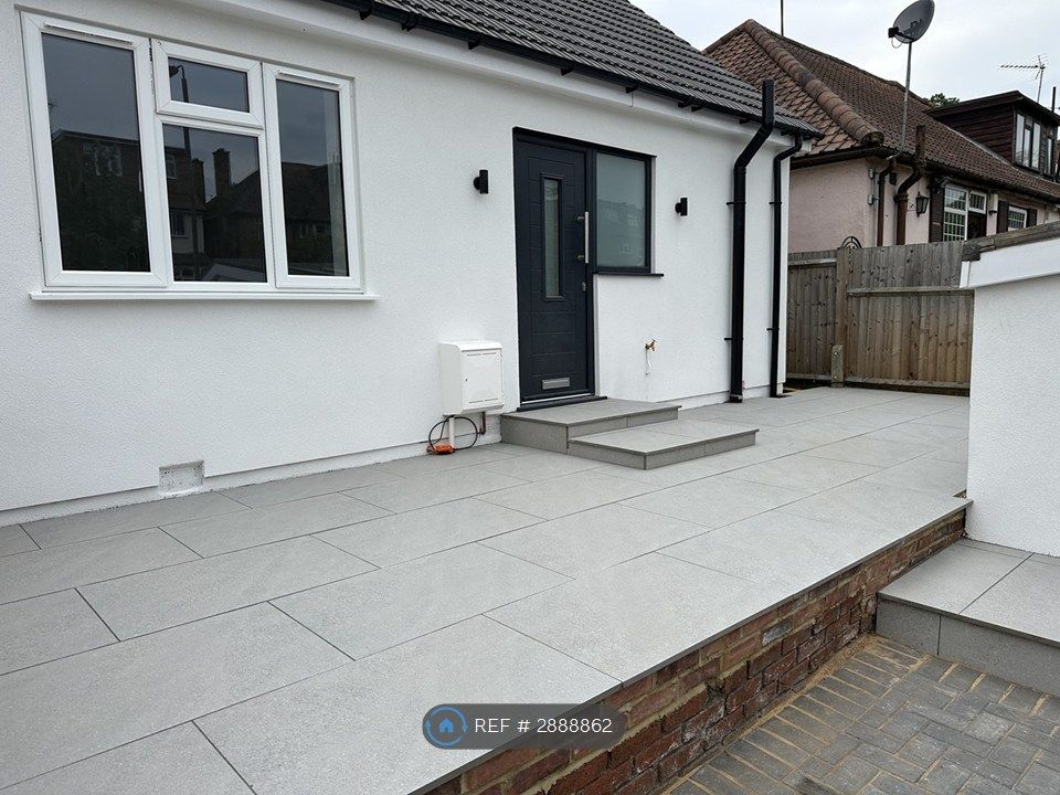 Property photo 2 of 25