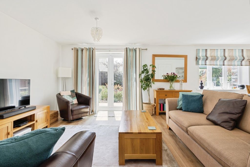 Property photo 3 of 21 Pbox-Img.Jpg