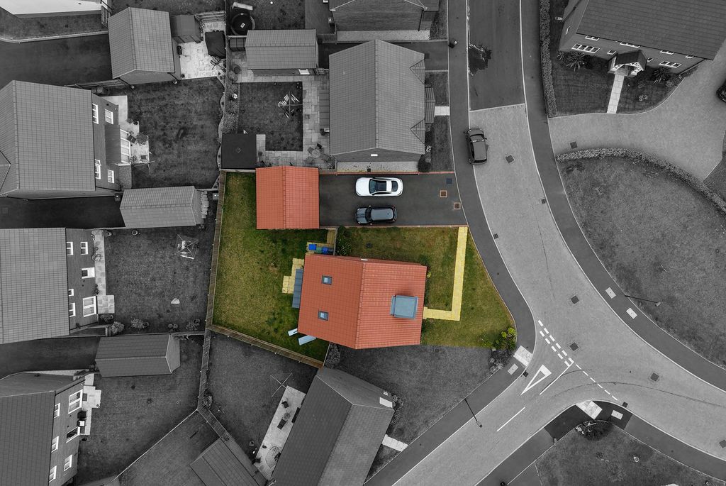 Property photo 2 of 36