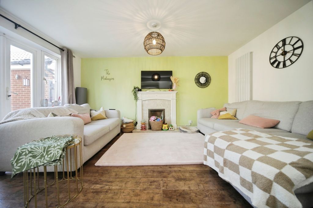 Property photo 2 of 19 Pbox-Img.Jpg