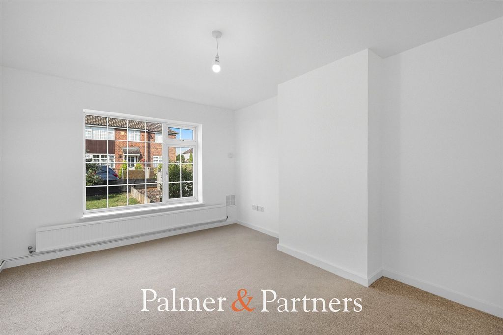 Property photo 3 of 19 Picture No. 06