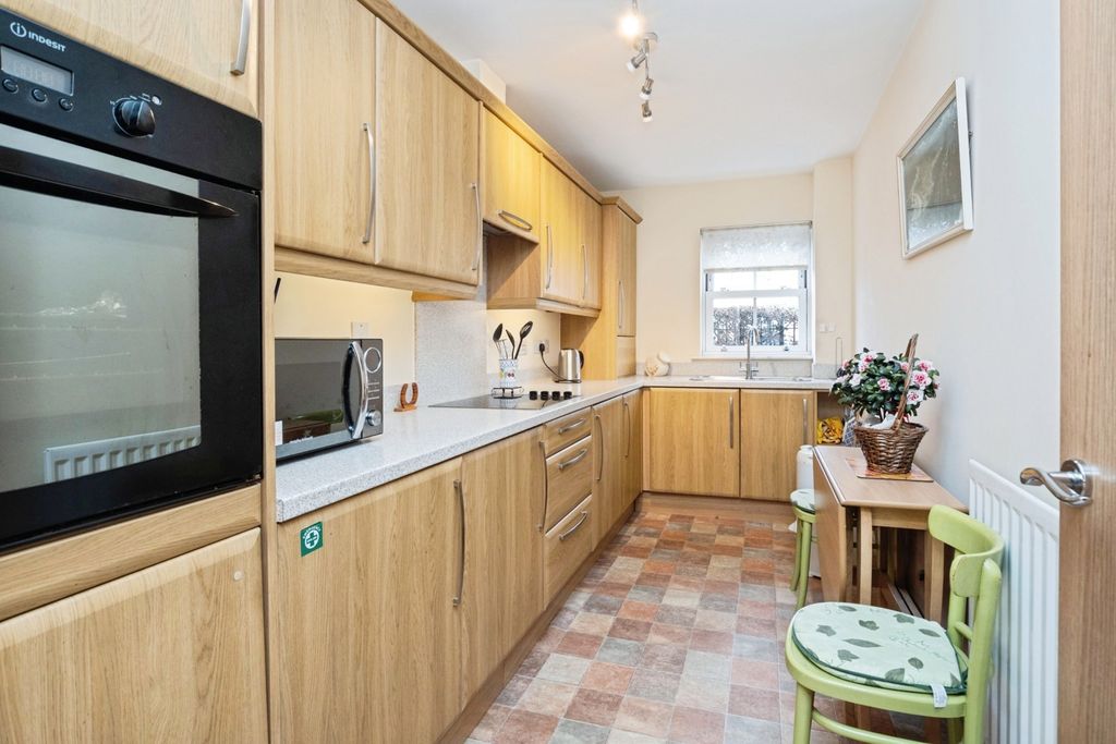 Property photo 2 of 30 Pbox-Img.Jpg