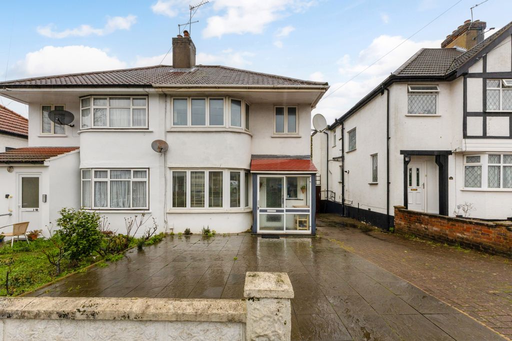 Property photo 3 of 25