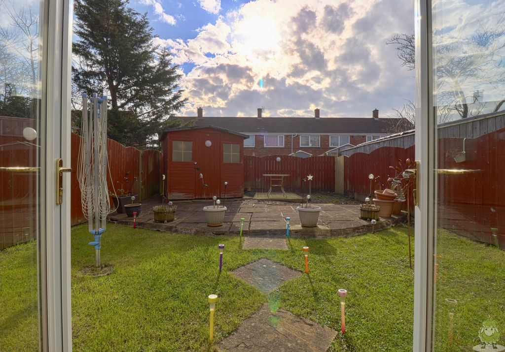 Property photo 2 of 12 Back1