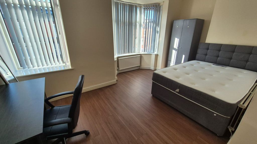 Property photo 1 of 10 Great Western Street