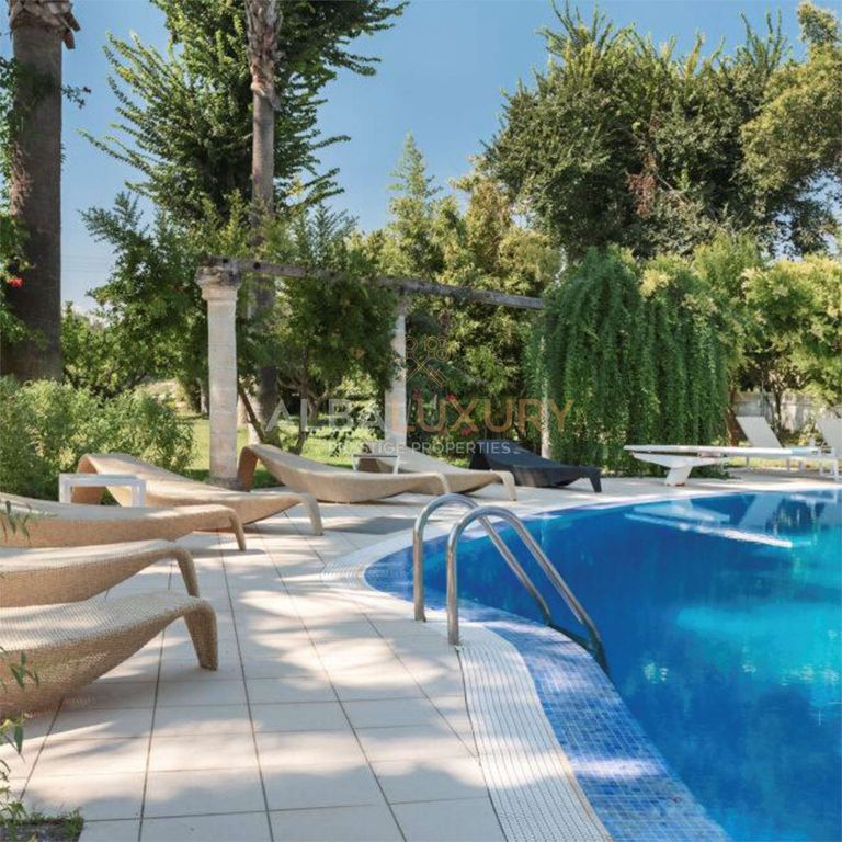 Property photo 3 of 44