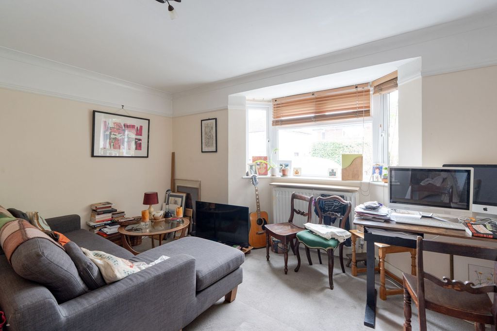 Property photo 3 of 10 Reception