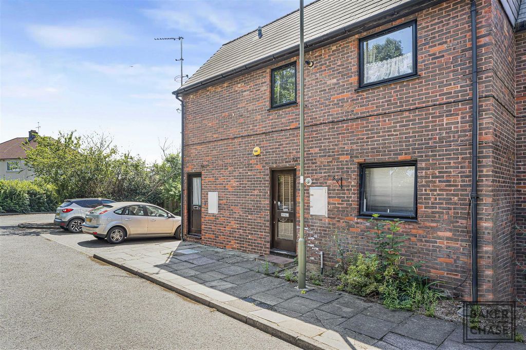 Property photo 1 of 13 Private Entrance