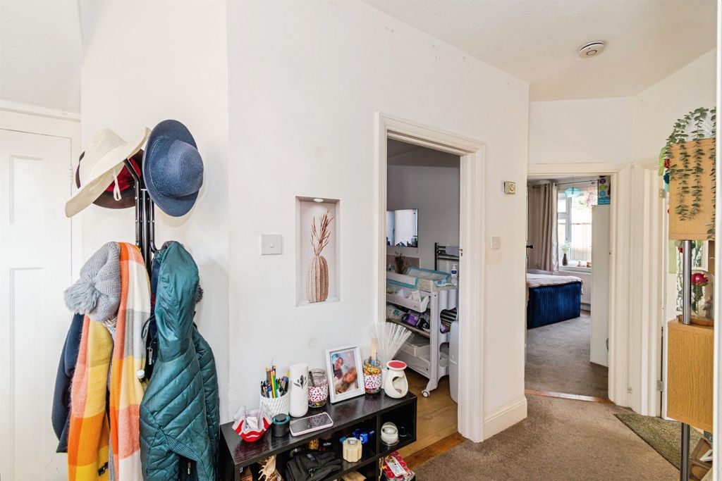 Property photo 2 of 22