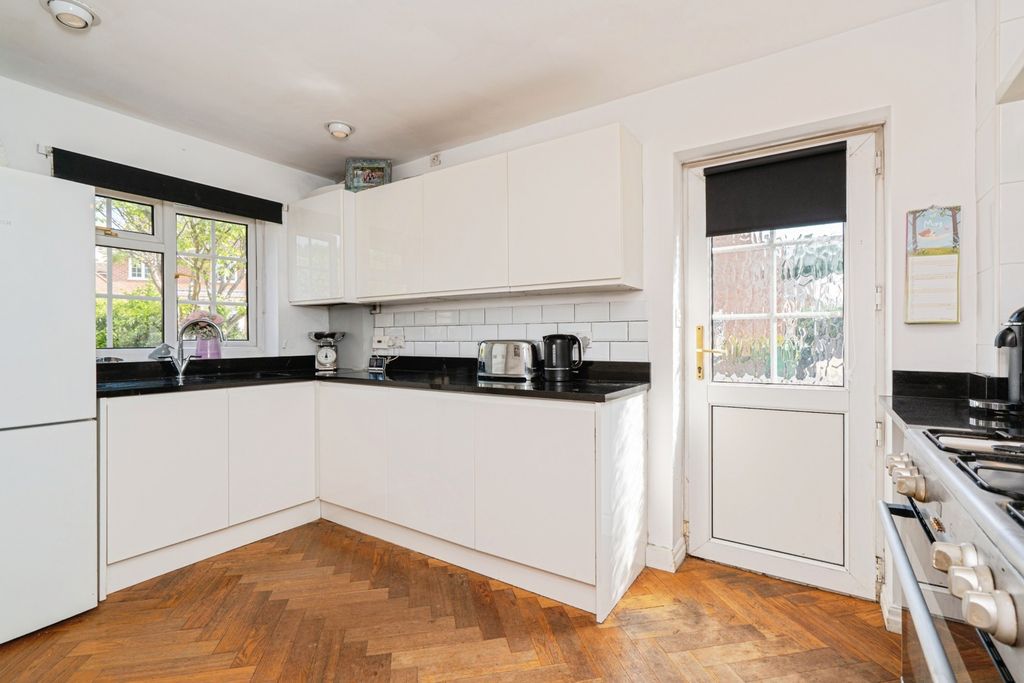 Property photo 3 of 17 Photo