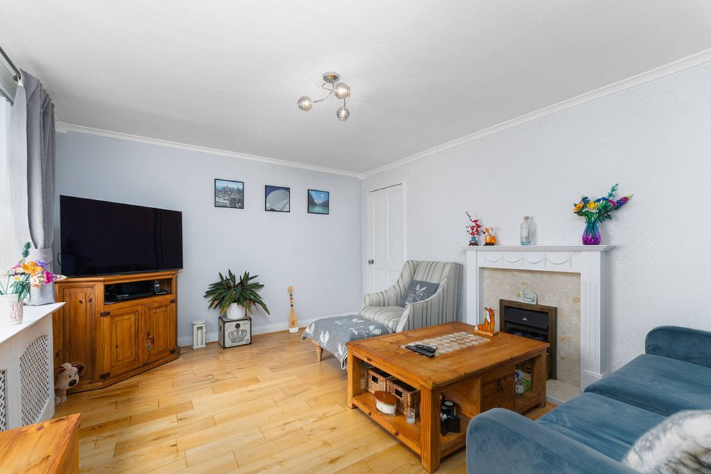 Property photo 2 of 21