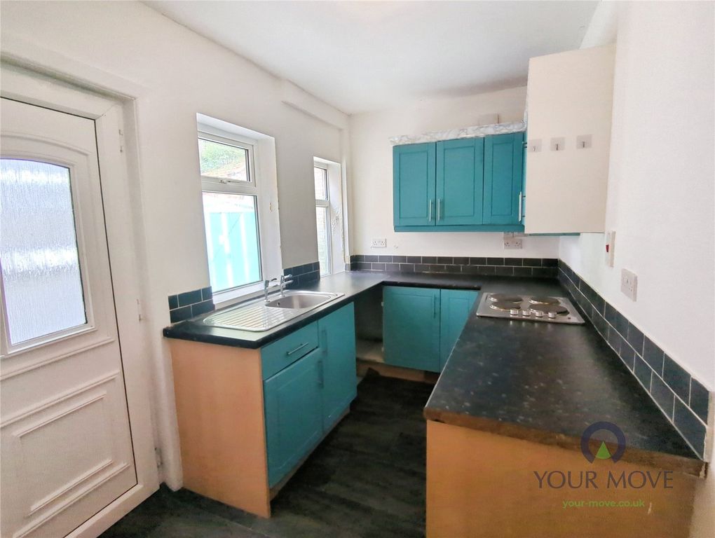 Property photo 3 of 13 Kitchen