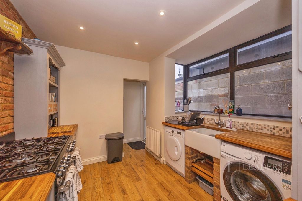 Property photo 1 of 16 Pbox-Img.Jpg