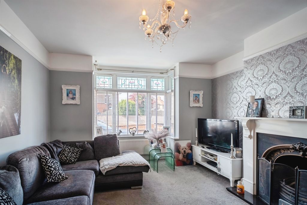 Property photo 2 of 17