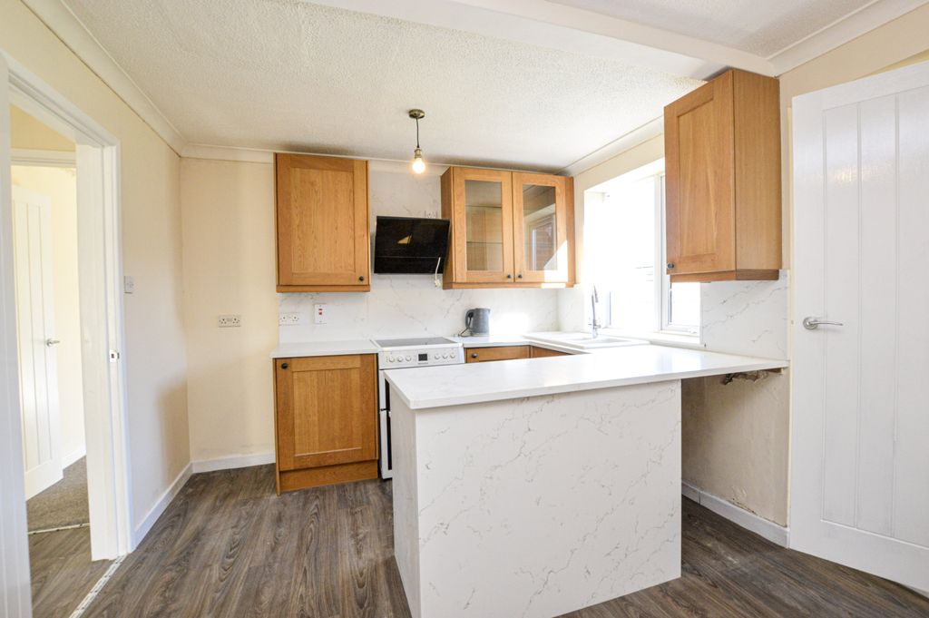 Property photo 2 of 12 1-Dsc_1005