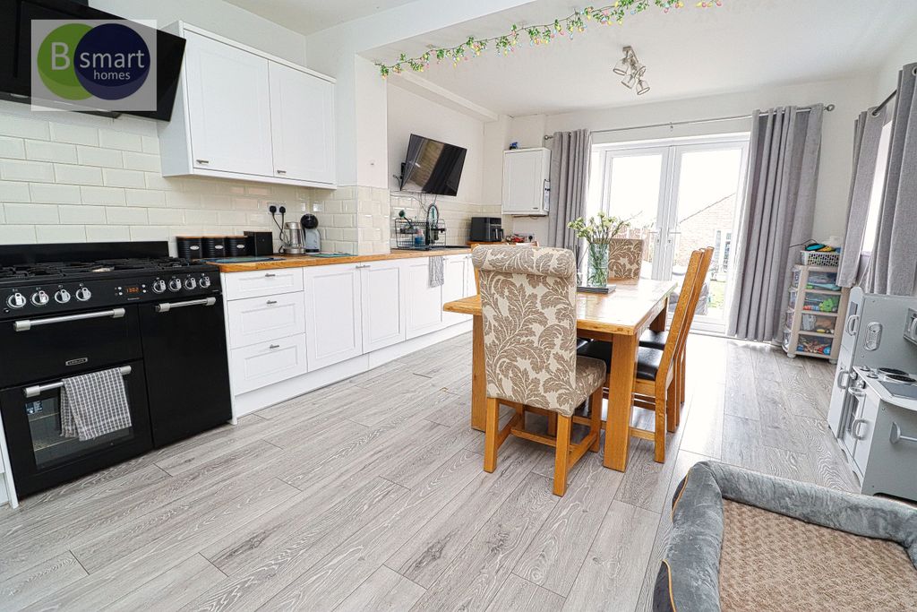 Property photo 2 of 22 Img_2569