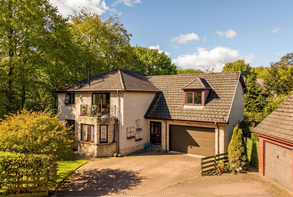 Property photo 1 of 33