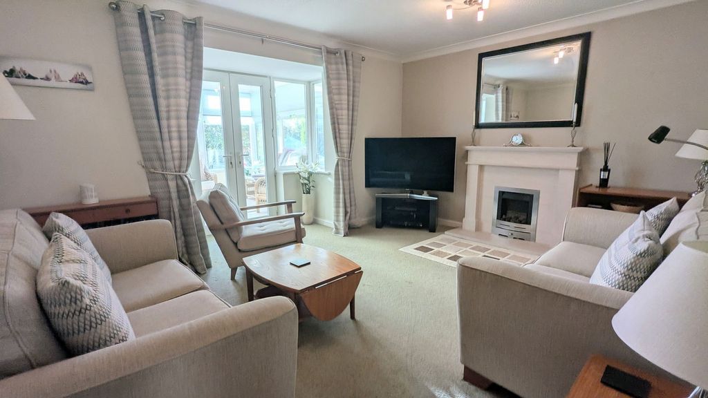 Property photo 3 of 19