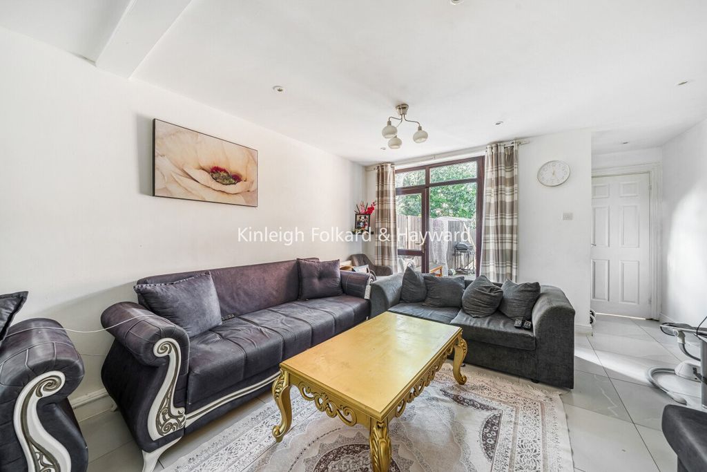 Property photo 2 of 16 Picture No. 23