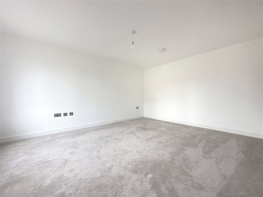 Property photo 3 of 11 Living Room