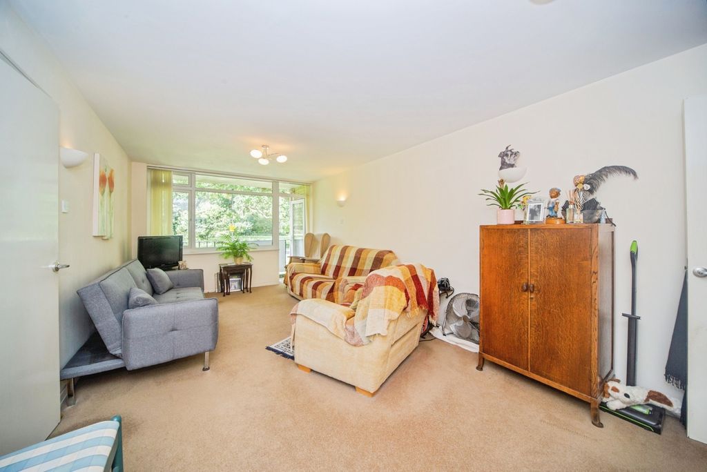 Property photo 3 of 14 Pbox-Img.Jpg