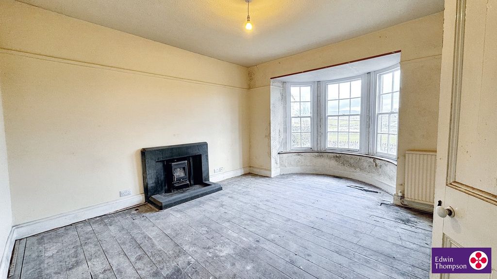 Property photo 3 of 25