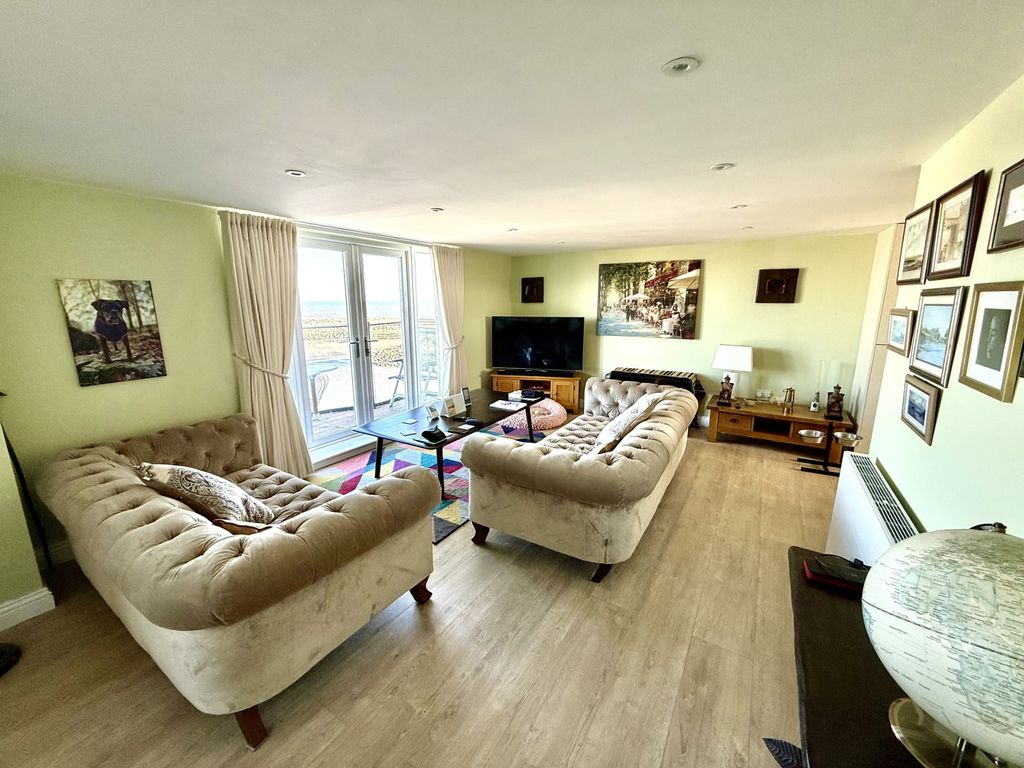 Additional image 4 of 2 bed flat for saleMansion House, Marina TS24