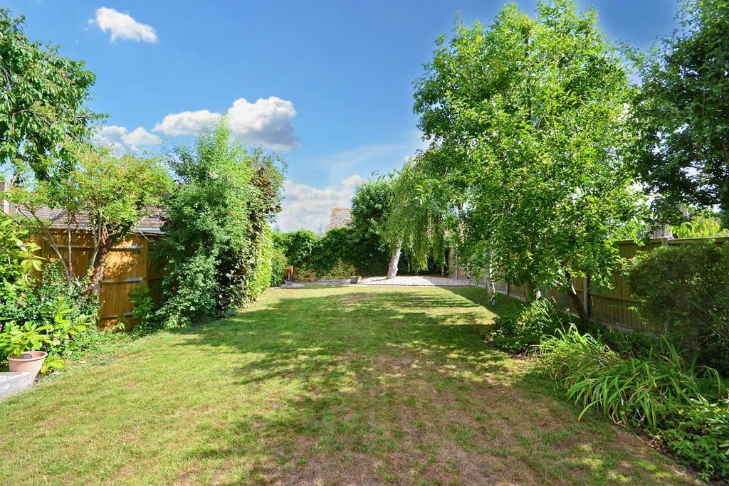 Property photo 2 of 28