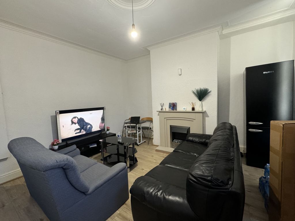 Property photo 2 of 5