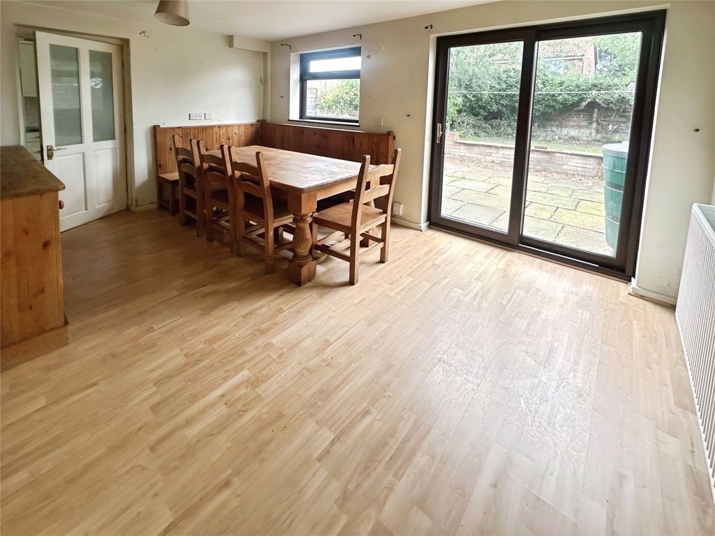 Property photo 3 of 17 Picture 3