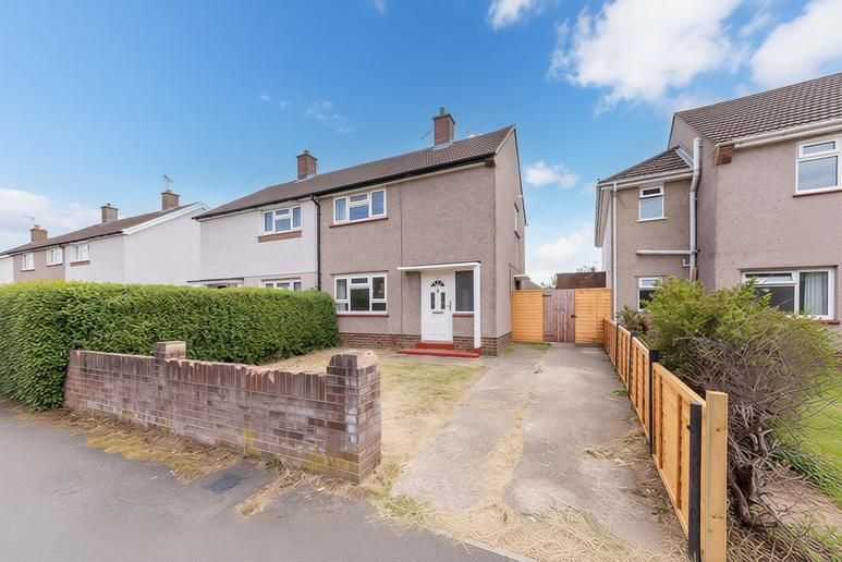 Property photo 1 of 13 21 Barnfield No Fridge.Jpg