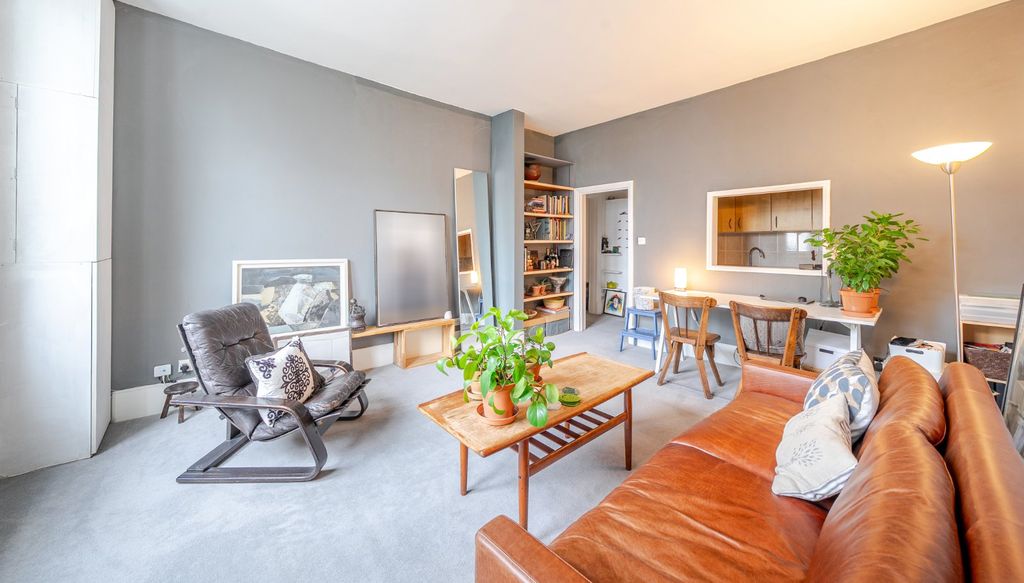 Property photo 2 of 8 Picture No. 21