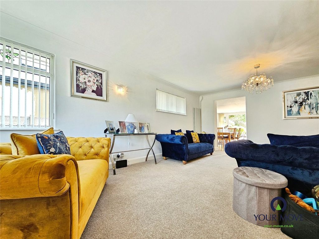 Property photo 2 of 24 Lounge