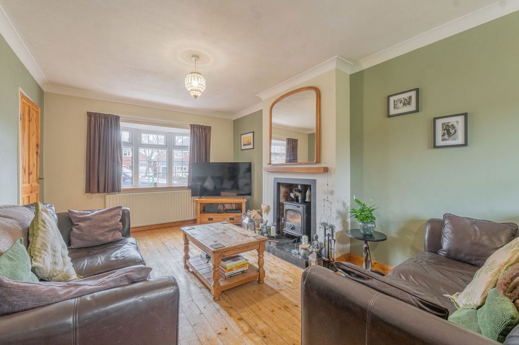 Property photo 3 of 32